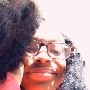 Meet your Posher, Alexis